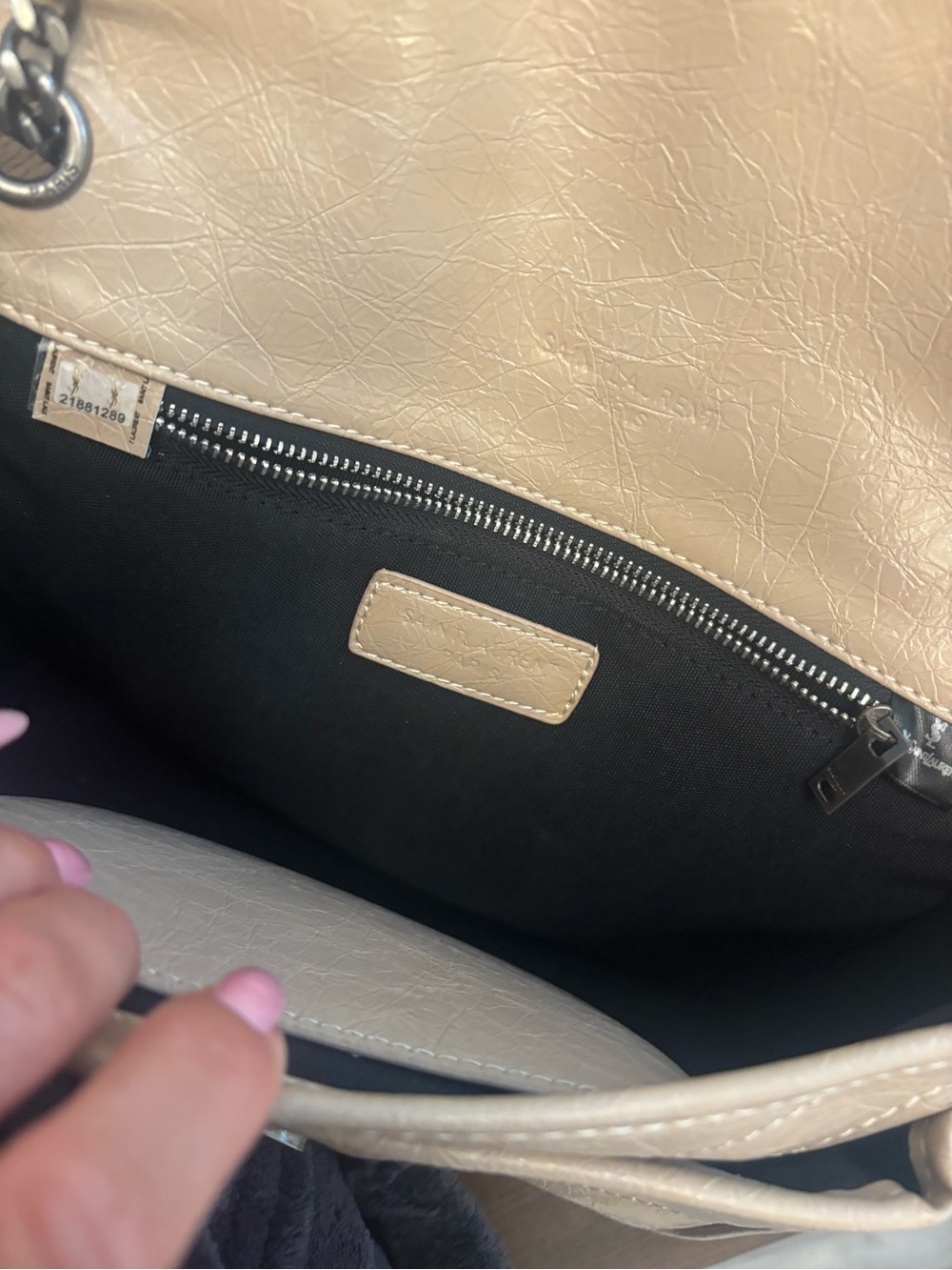 Beige Quilted Leather Shoulder Bag with designer inspired Logo silver chain - Picture 7 of 9